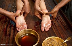 Foot massage for ayurvedic